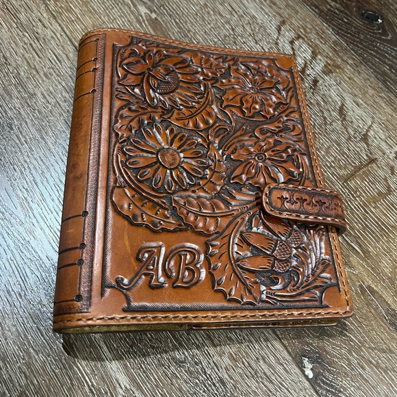 tivergy Other - Tivergy Floral Embossed Leather Journal